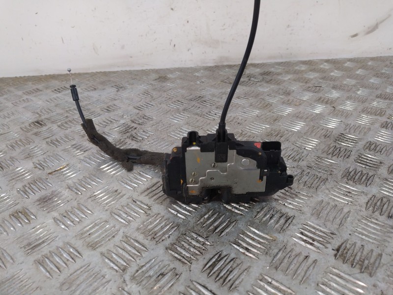Recambio de cerradura puerta delantera izquierda para renault megane iii berlina 5 p referencia OEM IAM 805030001R  