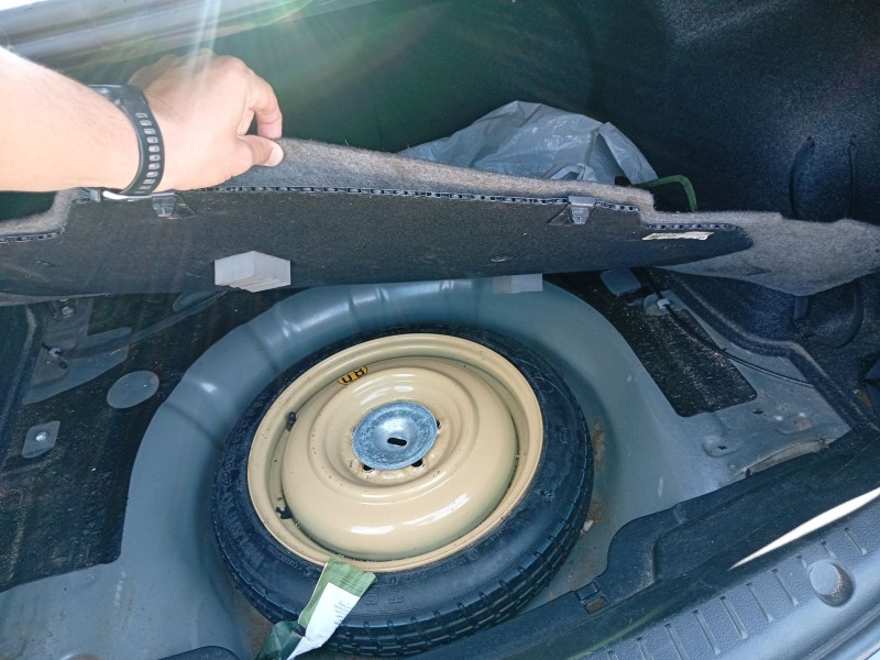 Recambio de moqueta maletero para mazda 3 sedán (bl) 1.6 mzr (bl12) referencia OEM IAM   