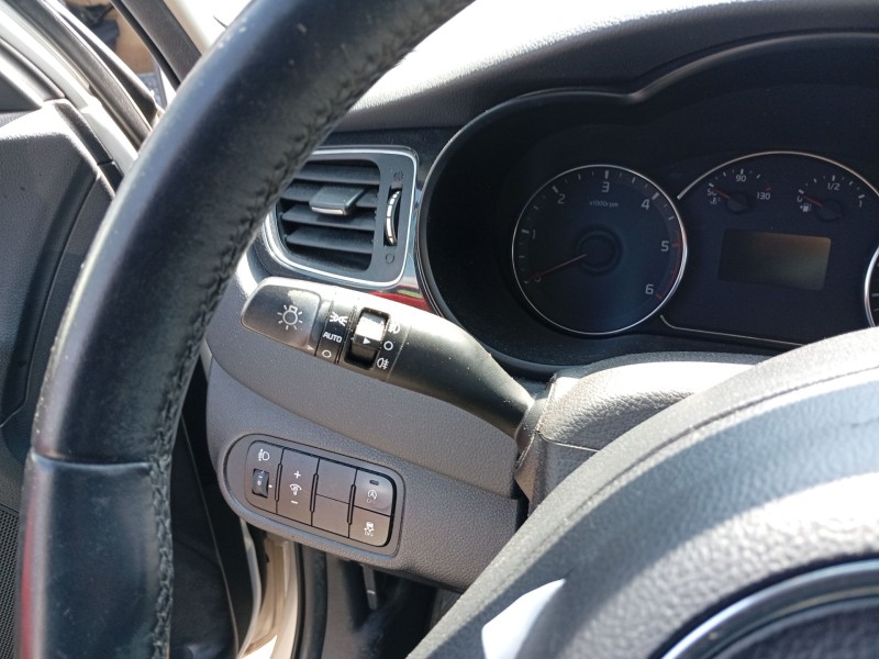 Recambio de mando multifuncion para kia carens iv 1.7 crdi referencia OEM IAM 299102245  