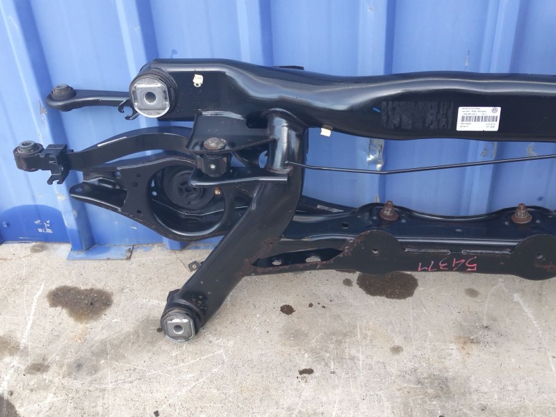 Recambio de puente trasero para volkswagen tiguan (5n1) 2.0 tdi referencia OEM IAM 5N0505235L  