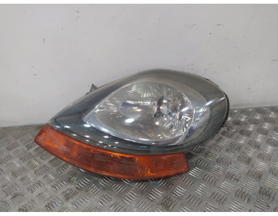 Recambio de faro izquierdo para renault trafic ii autobús (jl) 2.5 dci 135 (jl0d) referencia OEM IAM 7700311371  