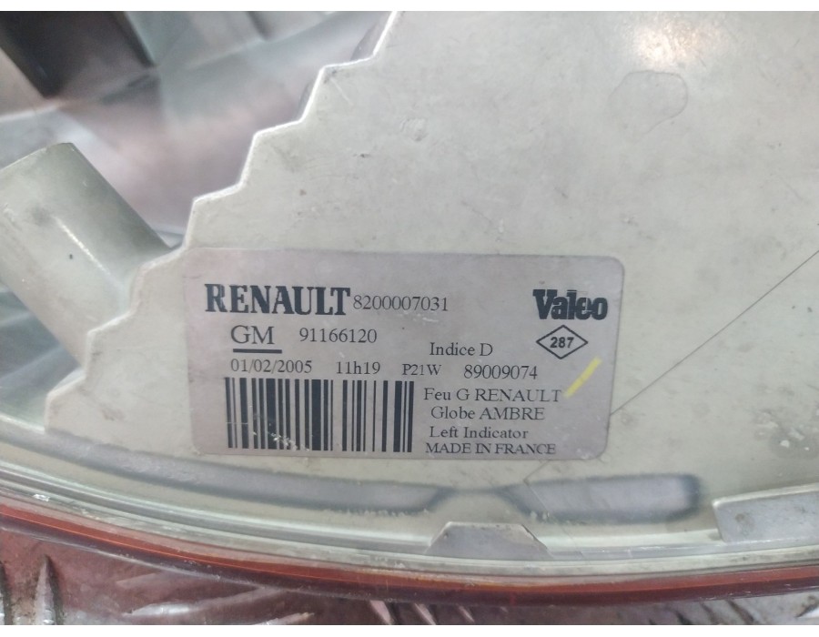 Recambio de faro izquierdo para renault trafic ii autobús (jl) 2.5 dci 135 (jl0d) referencia OEM IAM 7700311371  