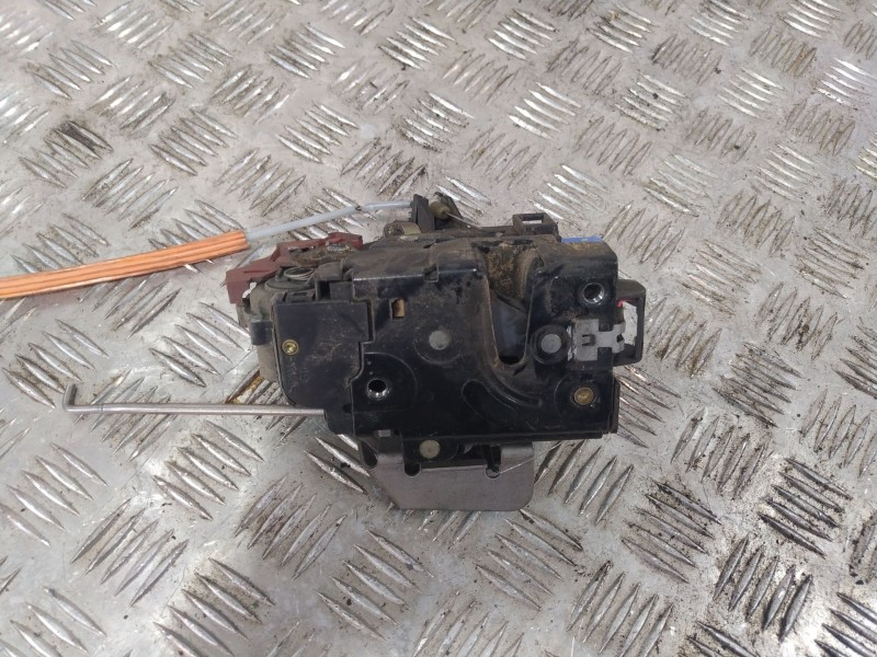 Recambio de cerradura puerta delantera izquierda para audi a3 (8p1) 1.9 tdi referencia OEM IAM 4E1837015  