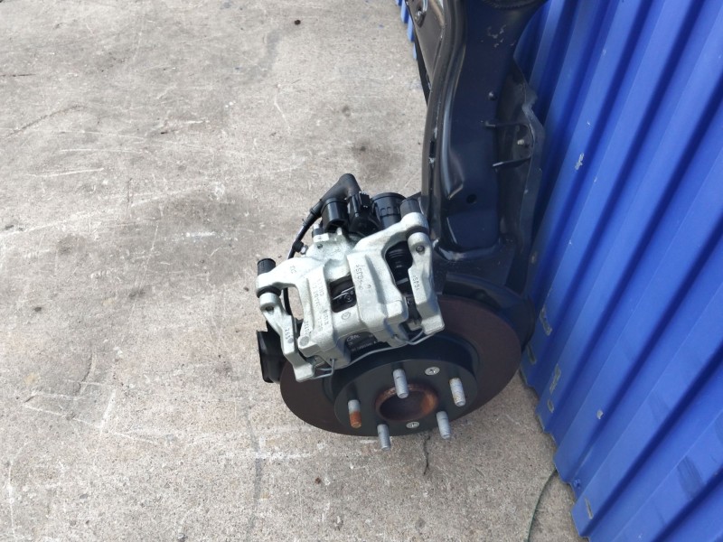 Recambio de puente trasero para mazda 3 berlina (bp) referencia OEM IAM 5509642  