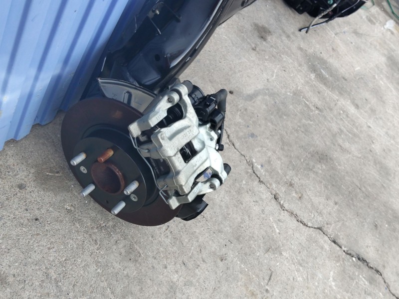Recambio de puente trasero para mazda 3 berlina (bp) referencia OEM IAM 5509642  