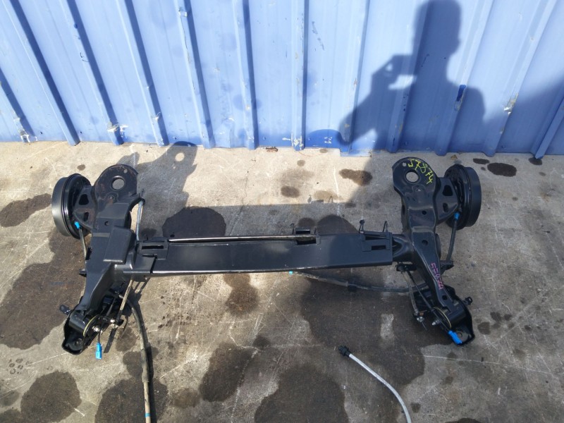 Recambio de puente trasero para peugeot 208 referencia OEM IAM 1648273280  