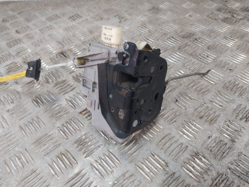 Recambio de cerradura puerta delantera izquierda para audi a3 sportback (8pa) 2.0 tdi referencia OEM IAM 4F1837015  