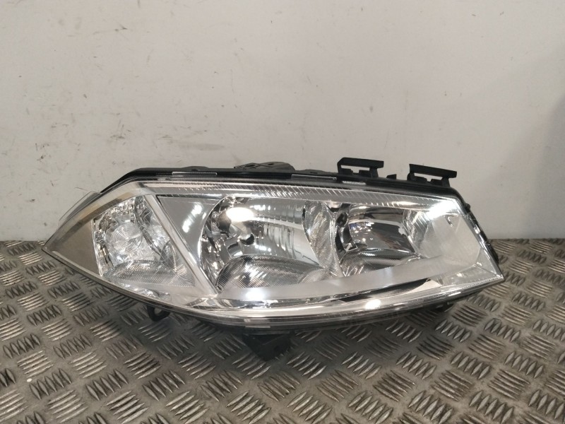 Recambio de faro derecho para renault megane ii berlina 5p referencia OEM IAM 7701054665 RN RN4204903