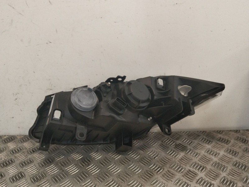 Recambio de faro derecho para renault megane ii berlina 5p referencia OEM IAM 7701054665 RN RN4204903