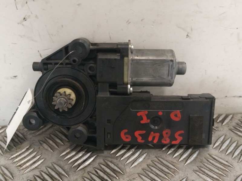 Recambio de motor elevalunas delantero izquierdo para renault megane iii berlina 5 p referencia OEM IAM 0130822479  