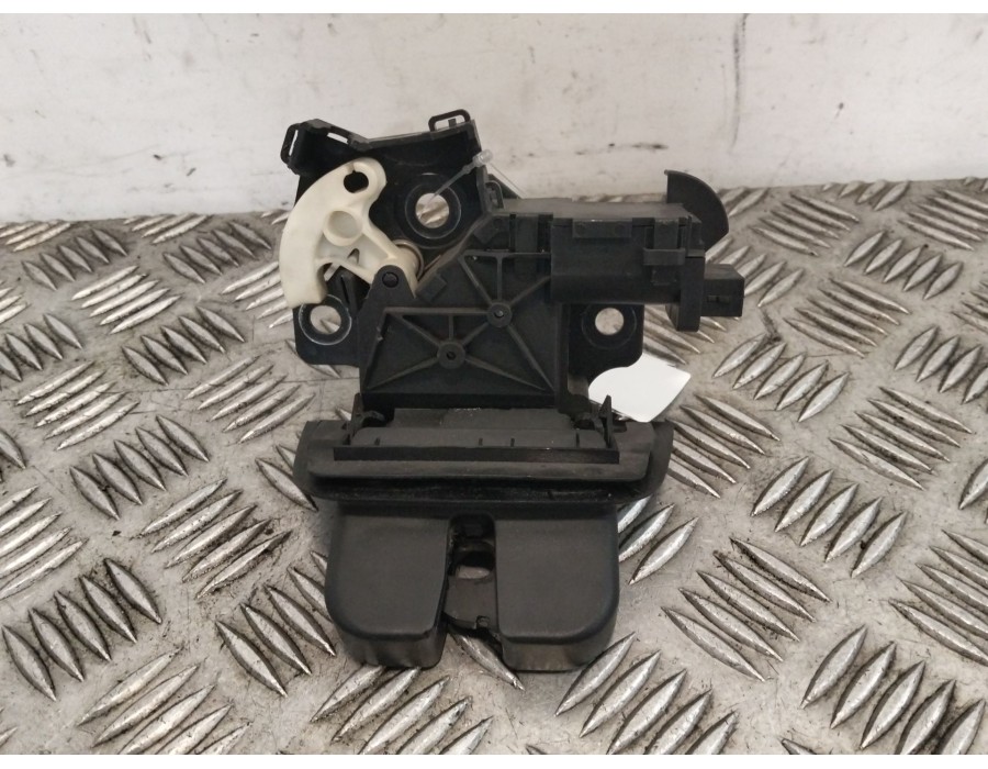 Recambio de cerradura maletero / porton para audi a3 sportback (8pa) 2.0 tdi referencia OEM IAM 8P4827505C  
