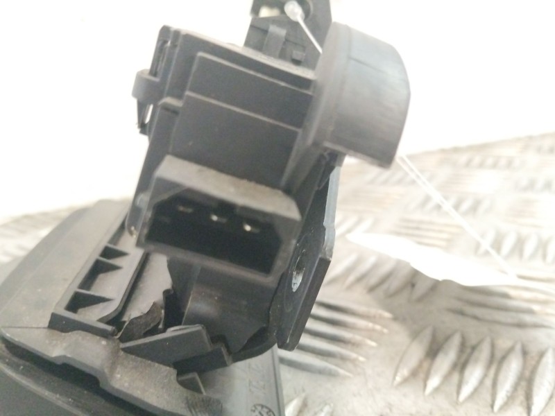 Recambio de cerradura maletero / porton para audi a3 sportback (8pa) 2.0 tdi referencia OEM IAM 8P4827505C  