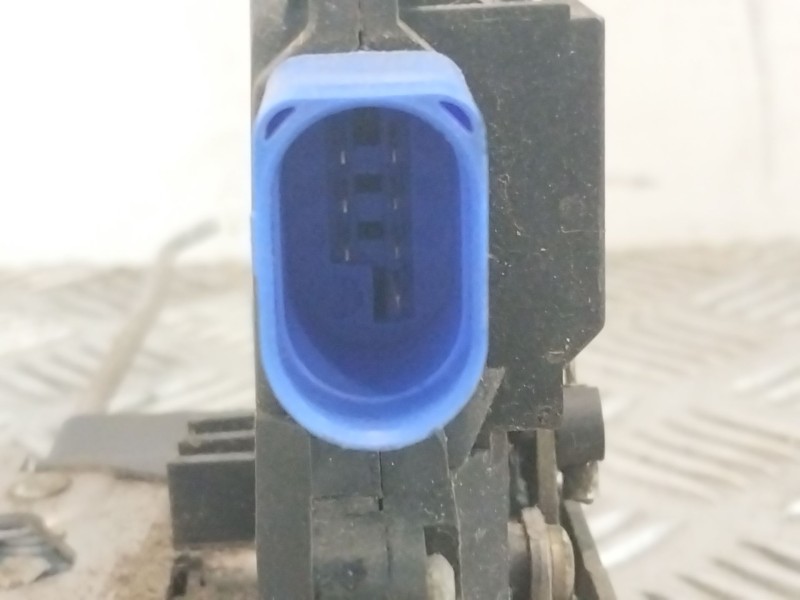 Recambio de cerradura puerta delantera derecha para audi a3 (8p1) 1.9 tdi referencia OEM IAM 4E1837016  