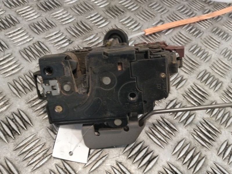 Recambio de cerradura puerta delantera derecha para audi a3 (8p1) 1.9 tdi referencia OEM IAM 4E1837016  