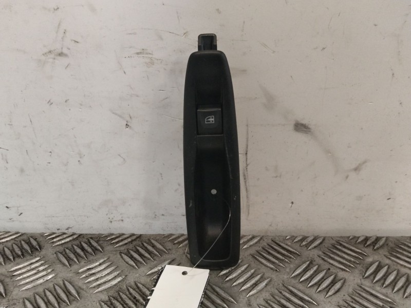 Recambio de mando elevalunas trasero izquierdo para renault clio iv (bh_) 1.5 dci 90 referencia OEM IAM 829614619R  