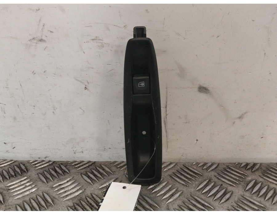 Recambio de mando elevalunas trasero izquierdo para renault clio iv (bh_) 1.5 dci 90 referencia OEM IAM 829614619R  
