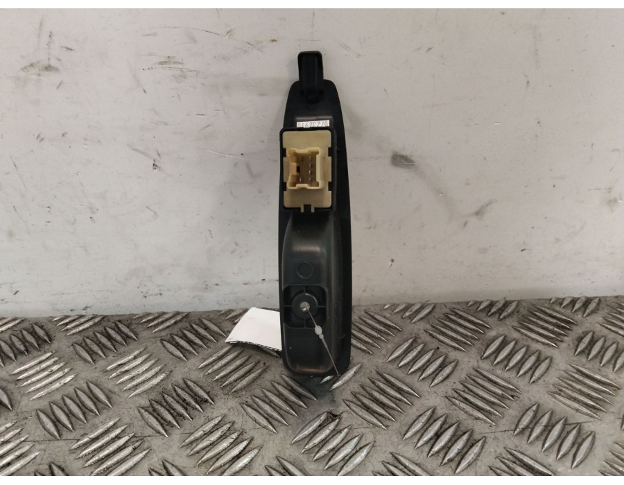 Recambio de mando elevalunas trasero izquierdo para renault clio iv (bh_) 1.5 dci 90 referencia OEM IAM 829614619R  
