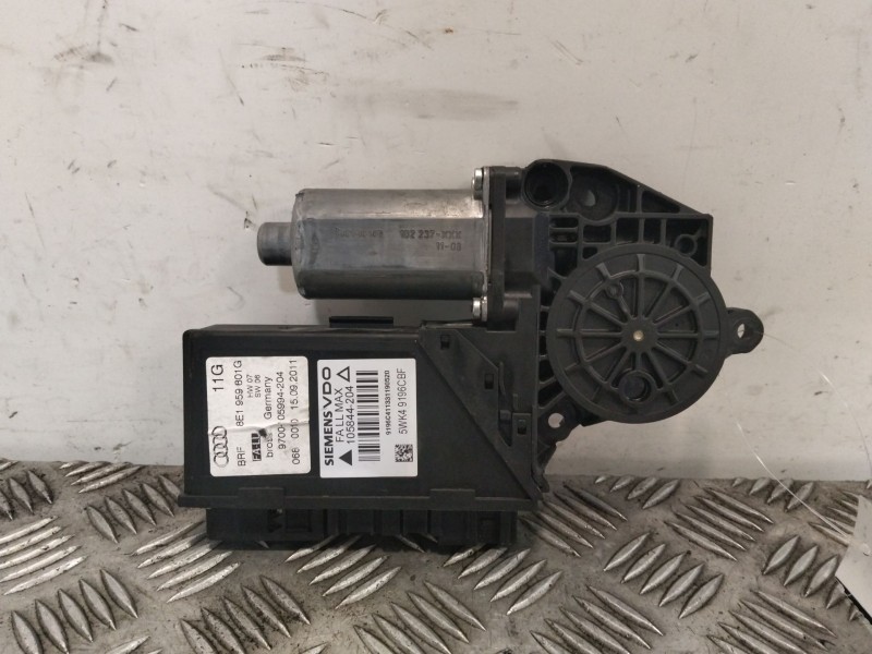 Recambio de motor elevalunas delantero izquierdo para audi a4 b6 (8e2) 2.0 referencia OEM IAM 130821765  