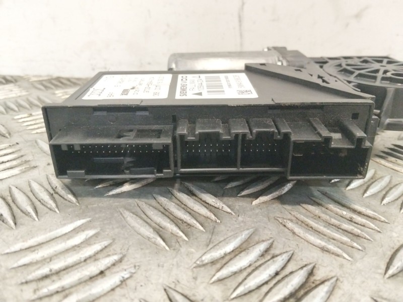Recambio de motor elevalunas delantero izquierdo para audi a4 b6 (8e2) 2.0 referencia OEM IAM 130821765  