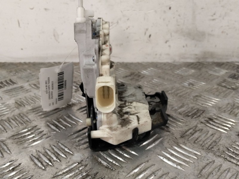 Recambio de cerradura puerta trasera izquierda para audi a4 b6 (8e2) 2.0 referencia OEM IAM 8E0839015  