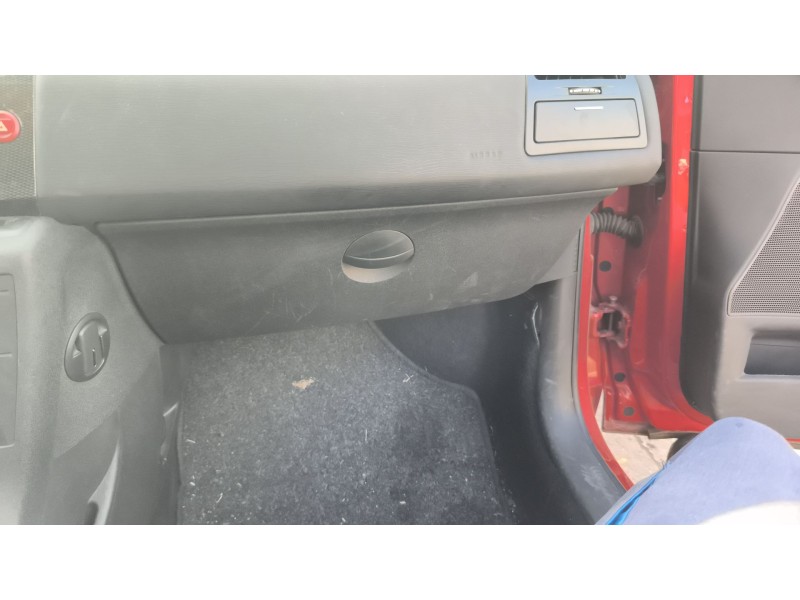 Recambio de guantera para citroën c4 i (lc_) 1.4 16v referencia OEM IAM 8218N1  