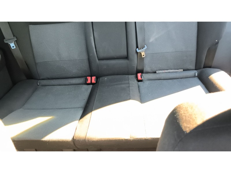 Recambio de asientos traseros para ford mondeo iv turnier (ba7) 1.8 tdci referencia OEM IAM 1675153  