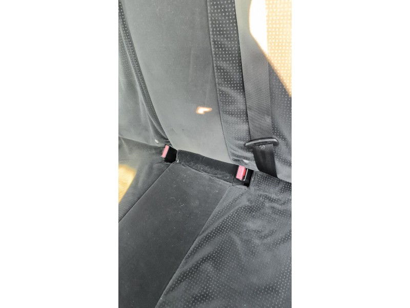 Recambio de enganche cinturon trasero central para citroën c4 i (lc_) 1.4 16v referencia OEM IAM   