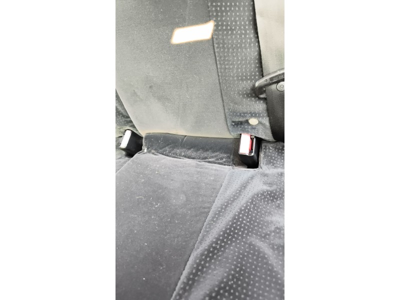 Recambio de enganche cinturon trasero izquierdo para citroën c4 i (lc_) 1.4 16v referencia OEM IAM   