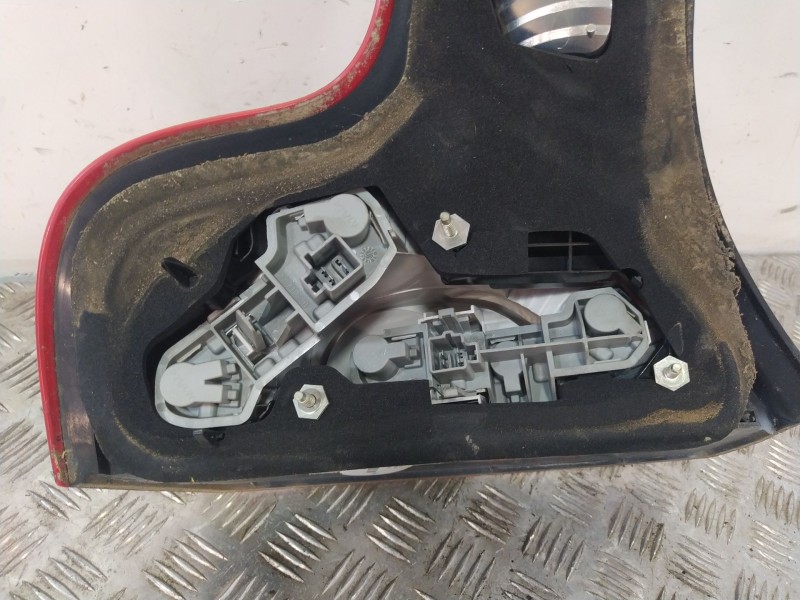 Recambio de piloto trasero derecho para volvo c30 (533) 1.6 referencia OEM IAM 31213914  