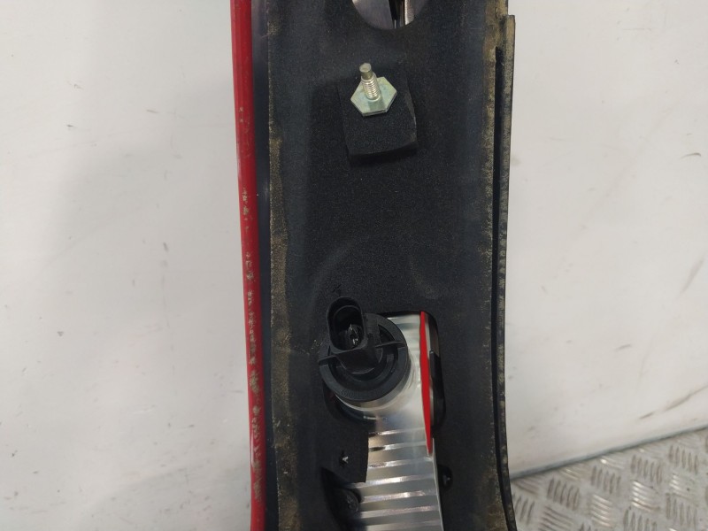 Recambio de piloto trasero derecho para volvo c30 (533) 1.6 referencia OEM IAM 31213914  