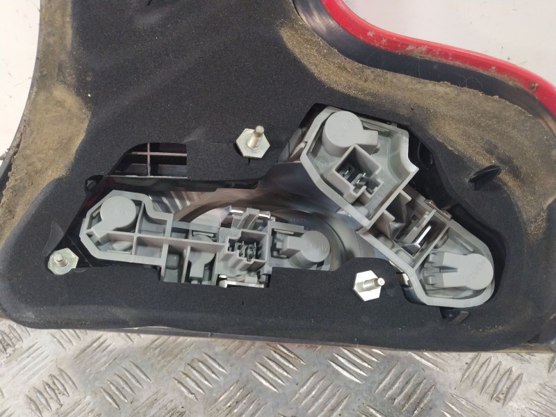 Recambio de piloto trasero izquierdo para volvo c30 (533) 1.6 referencia OEM IAM 31213913 27710105 