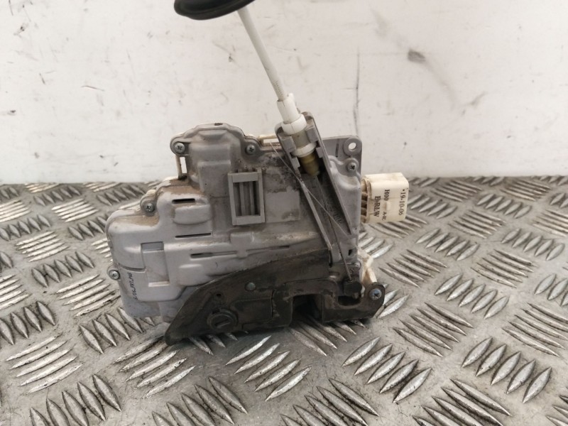 Recambio de cerradura puerta trasera izquierda para audi a3 sportback (8pa) 2.0 tdi referencia OEM IAM 4F0839013  