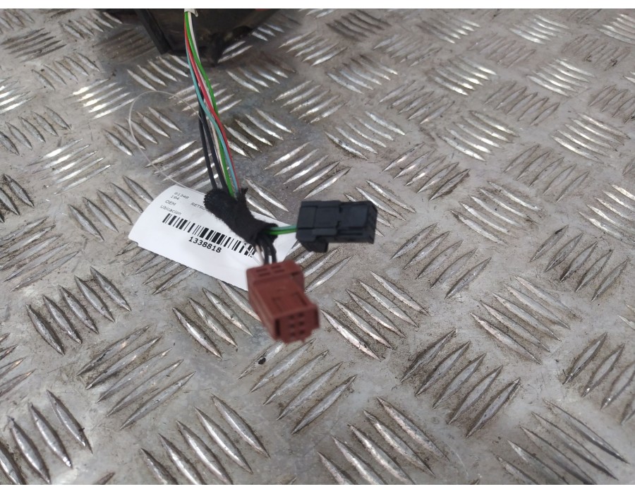 Recambio de retrovisor izquierdo para citroën c3 iii (sx) 1.2 vti 82 referencia OEM IAM 98267133XT  