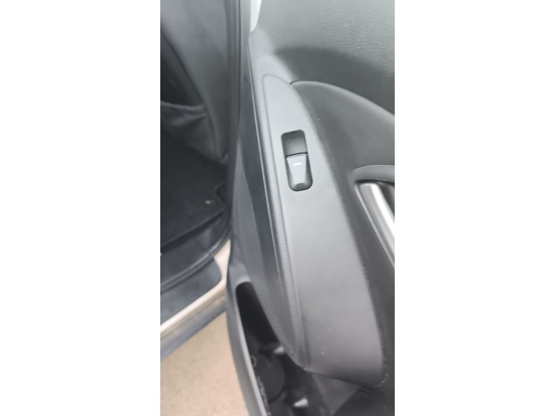 Recambio de mando elevalunas trasero derecho para hyundai ix35 (lm, el, elh) 1.6 referencia OEM IAM 935802S5109P  
