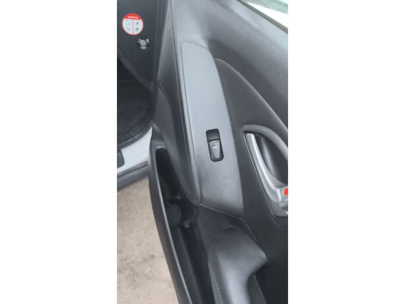 Recambio de mando elevalunas delantero derecho para hyundai ix35 (lm, el, elh) 1.6 referencia OEM IAM 935752S0109P  