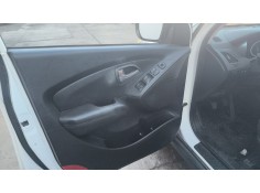 Recambio de guarnecido puerta delantera izquierda para hyundai ix35 (lm, el, elh) 1.6 referencia OEM IAM 823012Y0109P  