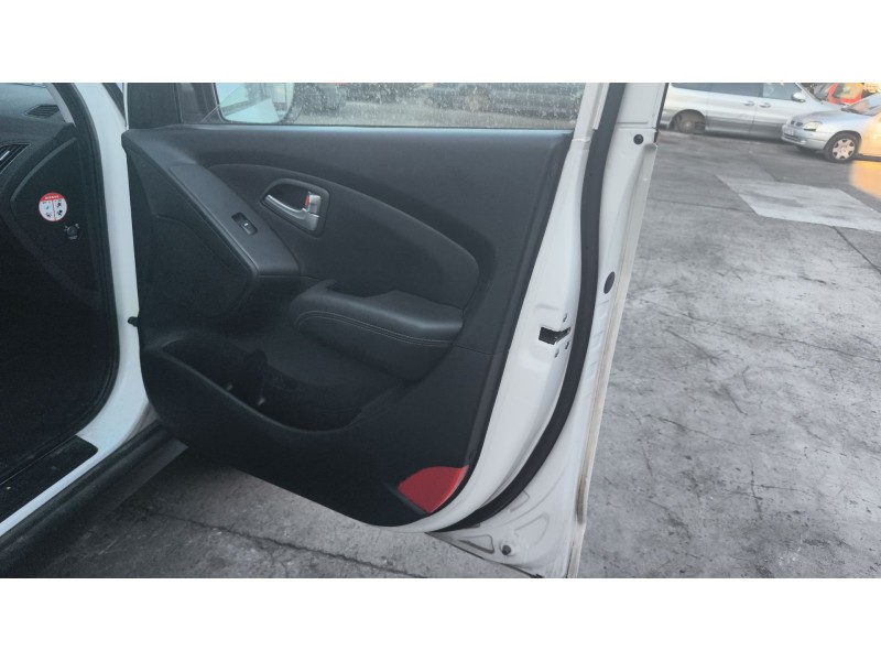 Recambio de guarnecido puerta delantera derecha para hyundai ix35 (lm, el, elh) 1.6 referencia OEM IAM 823022Y0139P  