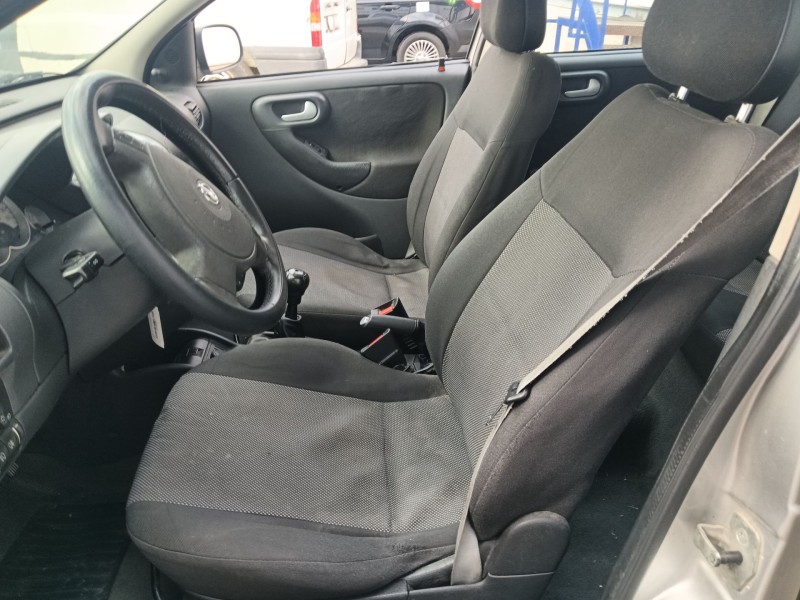 opel corsa c (x01) del año 2006