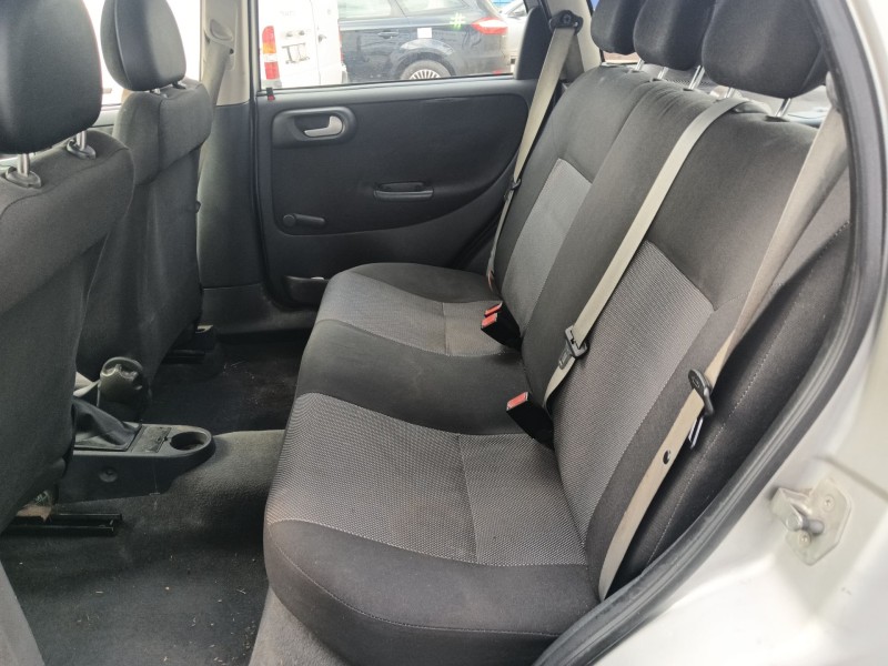 opel corsa c (x01) del año 2006