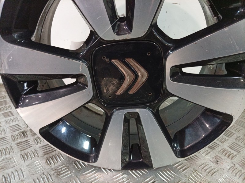 Recambio de llanta para citroën c3 iii (sx) 1.2 vti 82 referencia OEM IAM 9813075077  