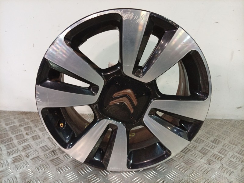Recambio de llanta para citroën c3 iii (sx) 1.2 vti 82 referencia OEM IAM 9813075077  