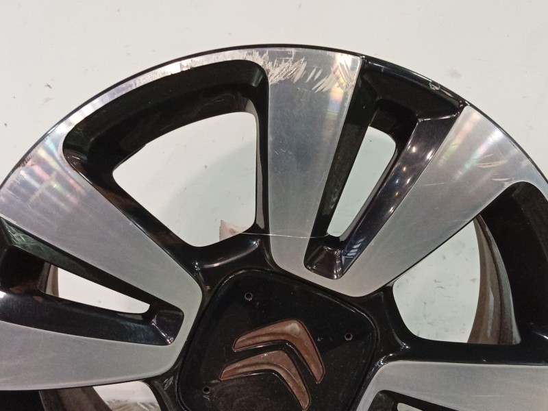 Recambio de llanta para citroën c3 iii (sx) 1.2 vti 82 referencia OEM IAM 9813075077  