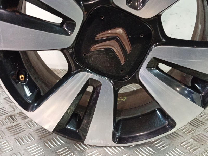 Recambio de llanta para citroën c3 iii (sx) 1.2 vti 82 referencia OEM IAM 9813075077  