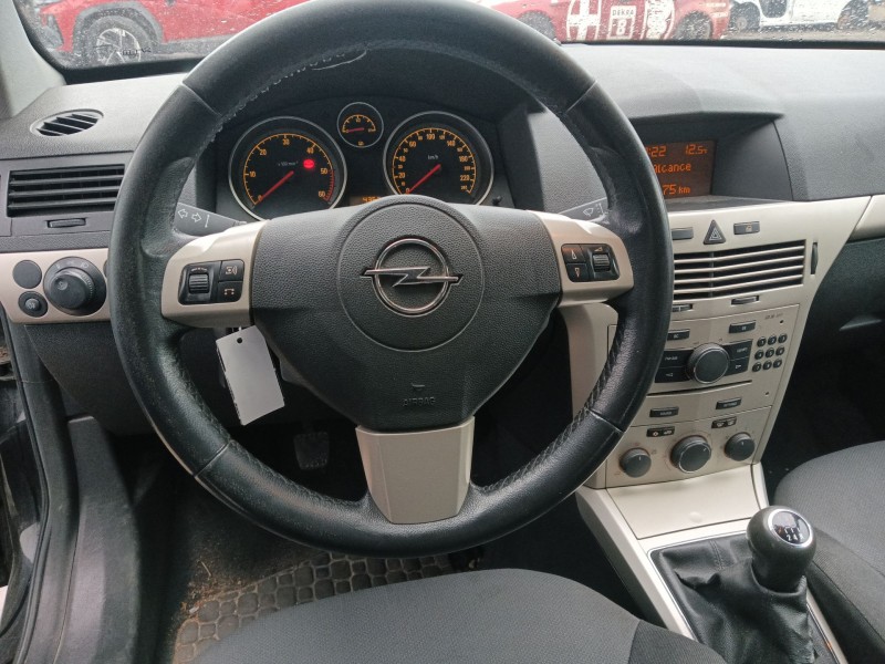 opel astra h (a04) del año 2008