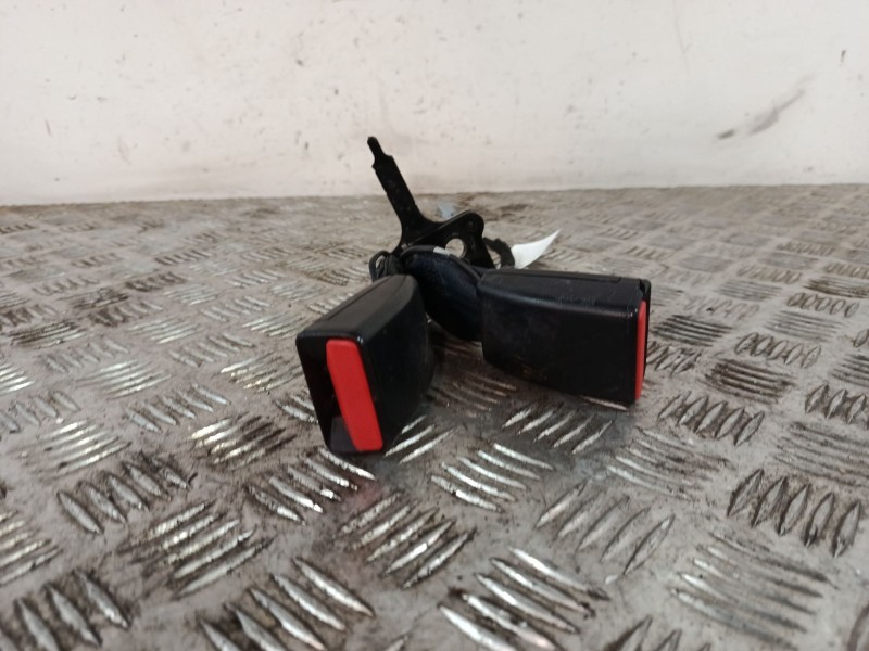 Recambio de enganche cinturon delantero derecho para renault clio iv (bh_) 0.9 tce 90 referencia OEM IAM 878166967R  