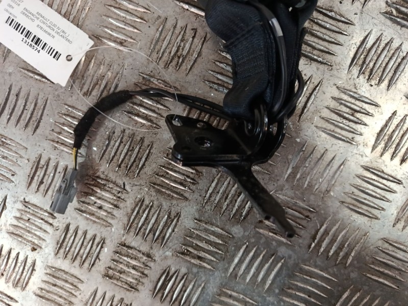 Recambio de enganche cinturon delantero derecho para renault clio iv (bh_) 0.9 tce 90 referencia OEM IAM 878166967R  