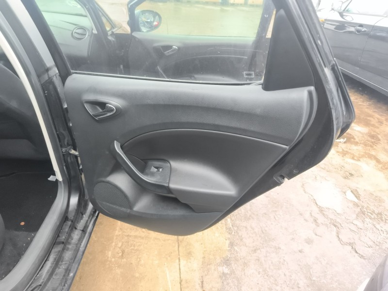 Recambio de guarnecido puerta trasera derecha para seat ibiza iv (6j5, 6p1) 1.9 tdi referencia OEM IAM 6P4867212  