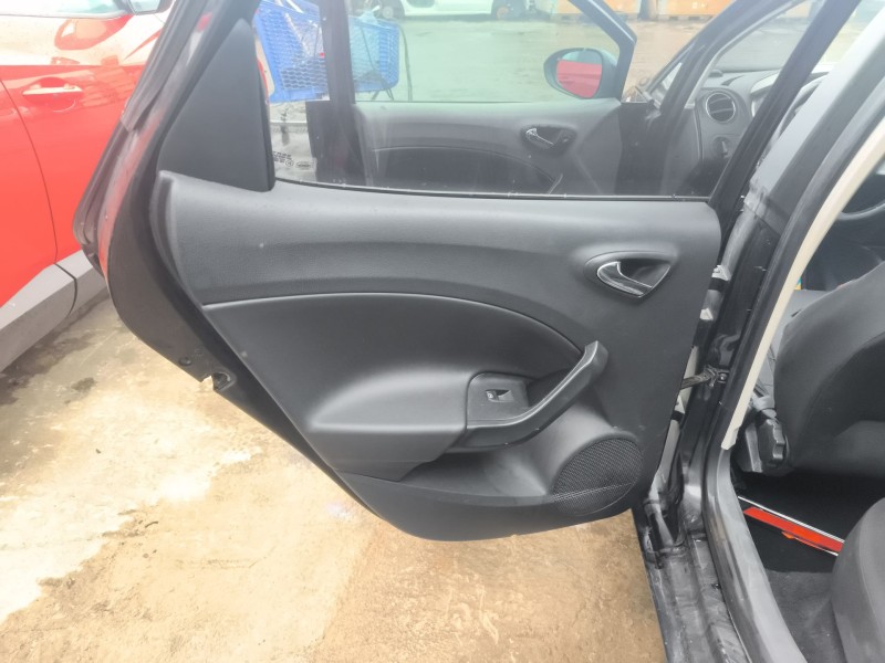 Recambio de guarnecido puerta trasera izquierda para seat ibiza iv (6j5, 6p1) 1.9 tdi referencia OEM IAM 6J4867211A  