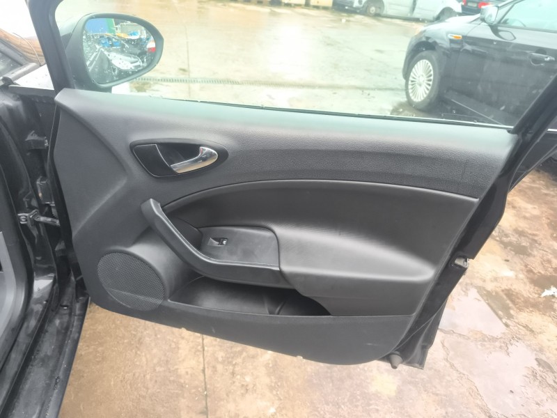 Recambio de guarnecido puerta delantera derecha para seat ibiza iv (6j5, 6p1) 1.9 tdi referencia OEM IAM 6J4867012  