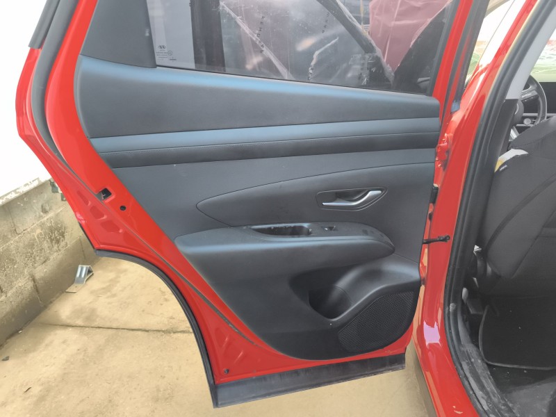 Recambio de guarnecido puerta trasera izquierda para hyundai tucson (nx4e_f5p81_m61a11) 1.6 turbo referencia OEM IAM 83370N7000N
